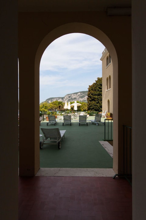Blick vom Zimmer auf Sonnenterrasse Hotel Terminus & Garda