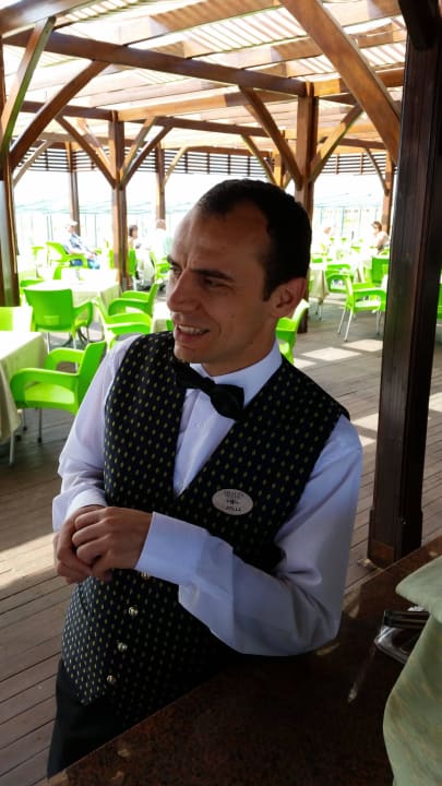 Atilla freundlicher , aufmerksamer Kellner Adalya Resort & Spa - Adults Only