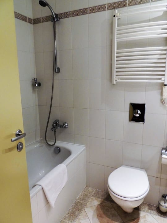 Bad linke Seite  Hotel Artis Centrum