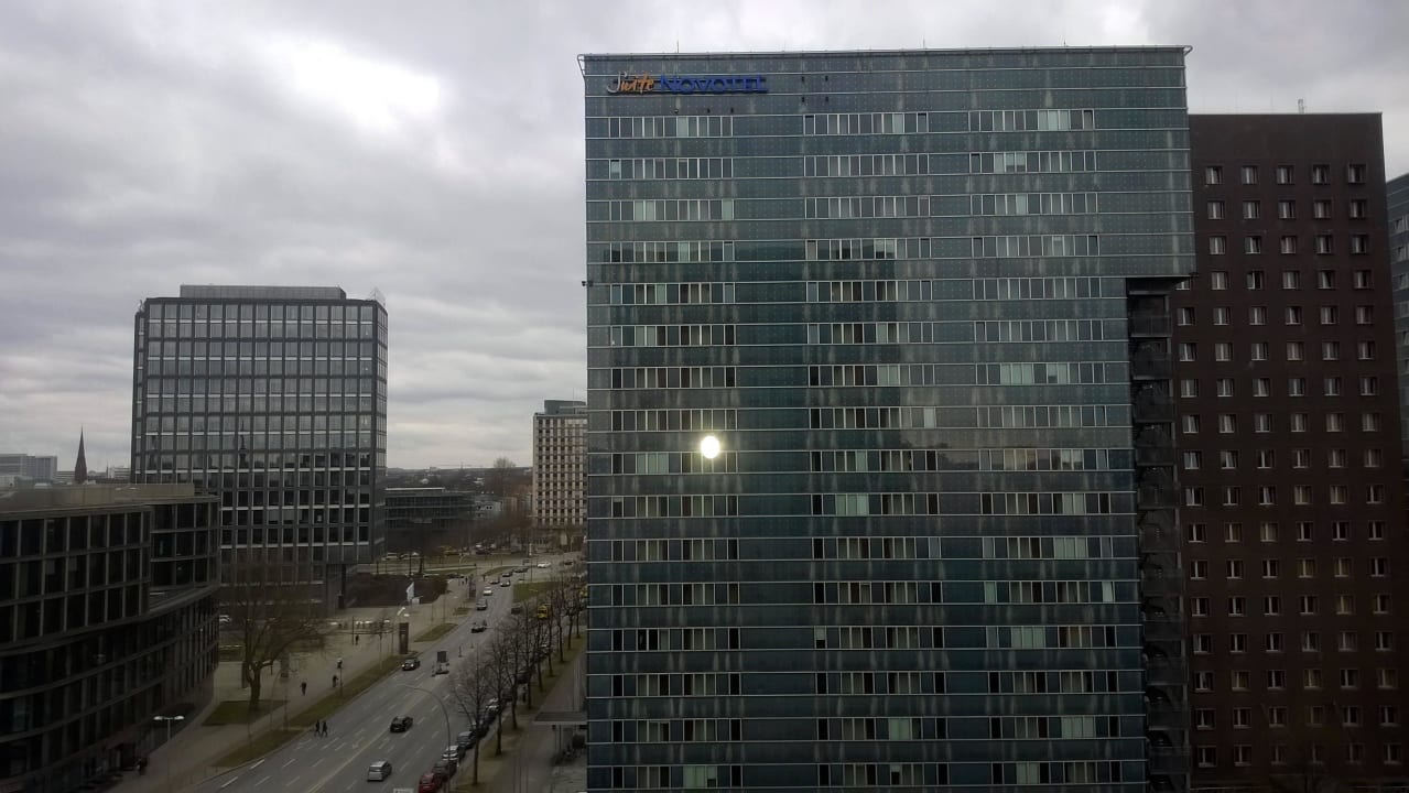 Vom Fenster aus Motel One Hamburg-Alster