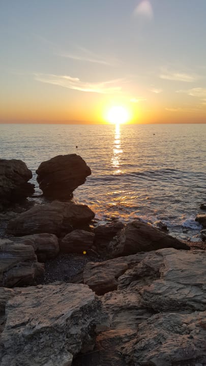 Traumhafter Sonnenuntergang Hotel Gardenia Beach