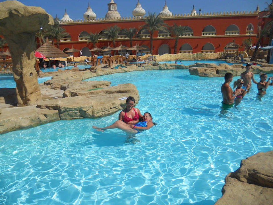 Отдых в бассейне Pickalbatros Alf Leila Wa Leila Resort - Neverland Hurghada