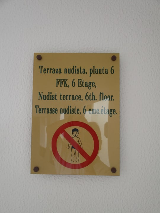 Hinweis Schild FKK Terrasse 6. Etage Corallium Beach by Lopesan Hotels - Adults only