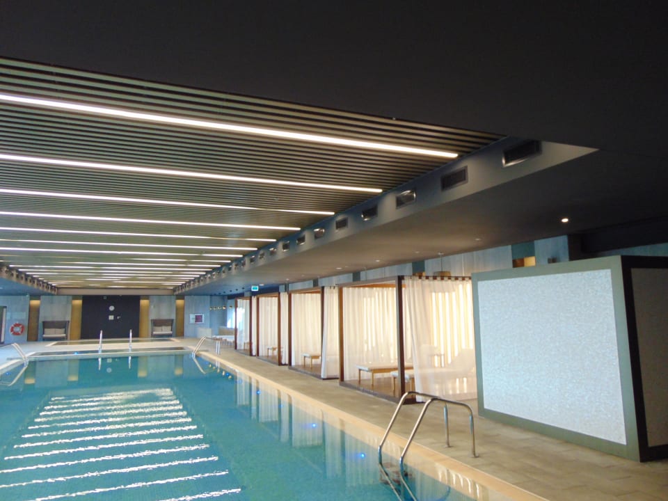 Pool Sheraton Astana Hotel
