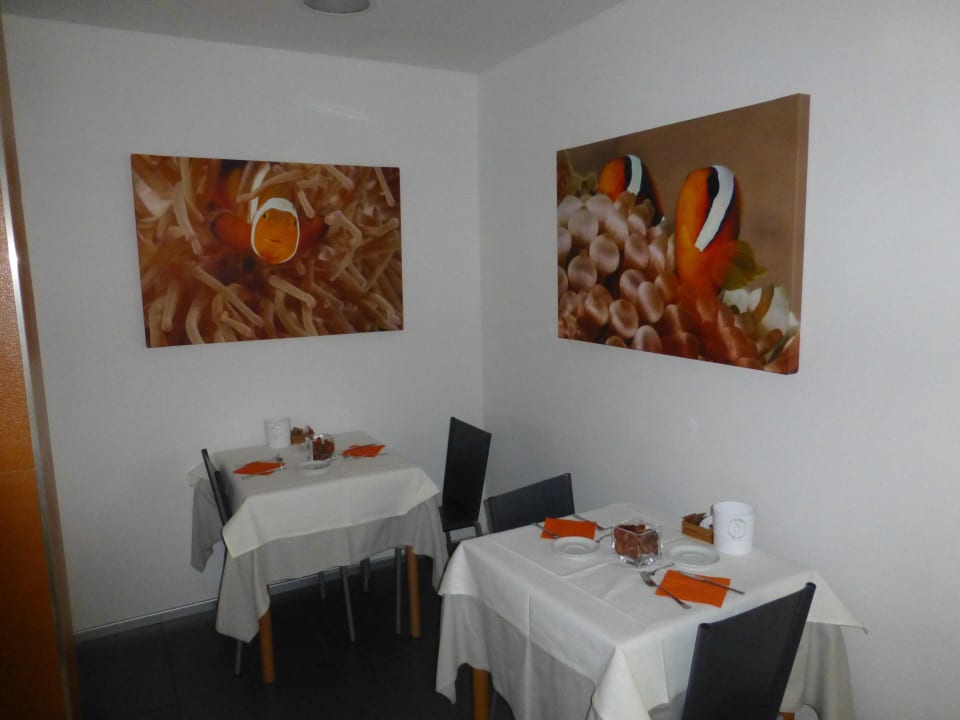 Schöner Platz beim Frühstück Hotel Simi Lan