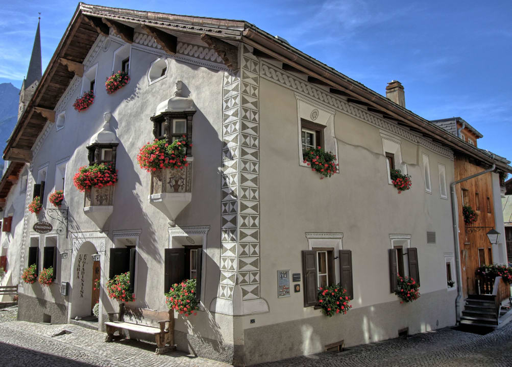 Sommeransicht Hotel Engiadina