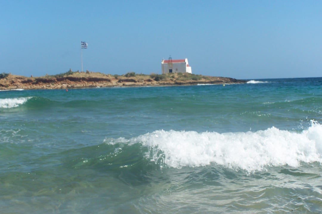 Urocza wysepka widziana z plazy High Beach Resort