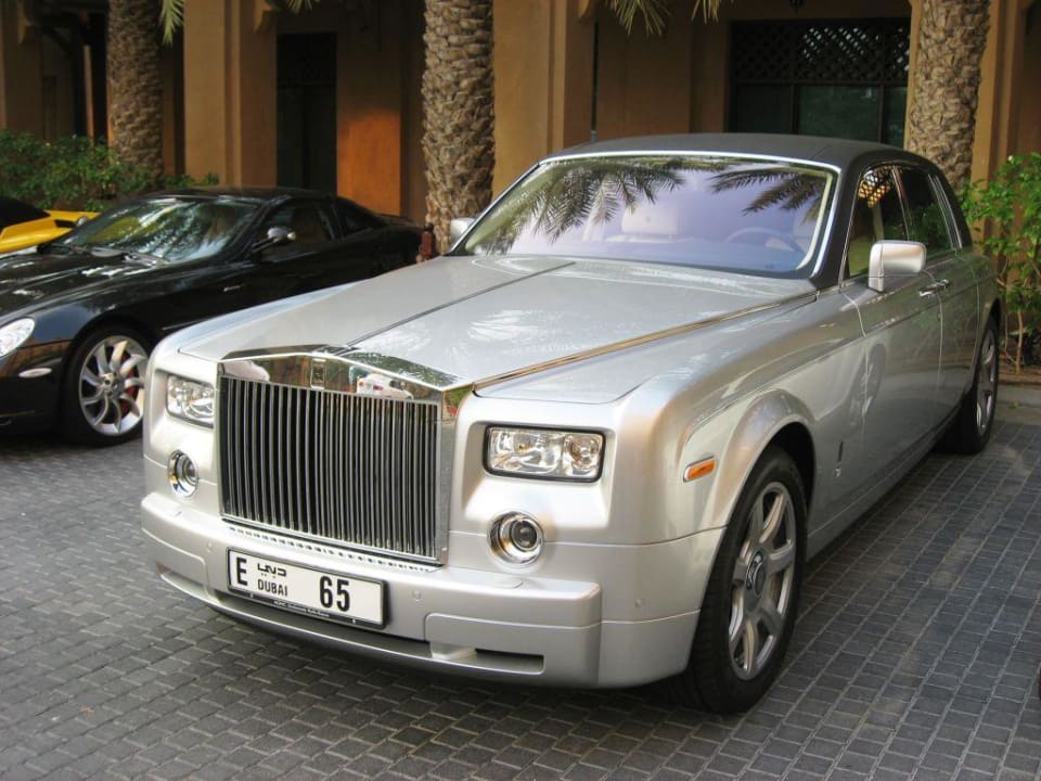 Auf dem Hotelparkplatz des Mina A'Salam Jumeirah Mina Al Salam