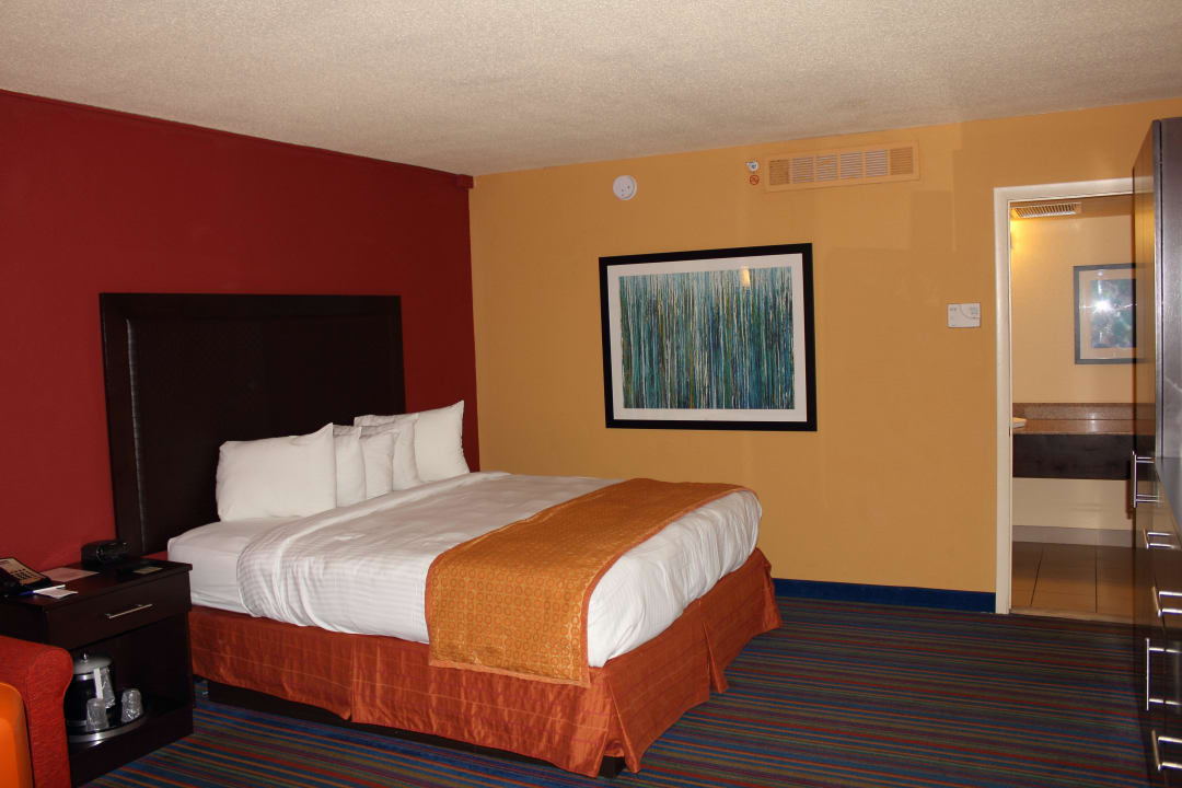 Kingsize Bett im Deluxe-Zimmer CoCo Key Hotel & Water Resort Orlando