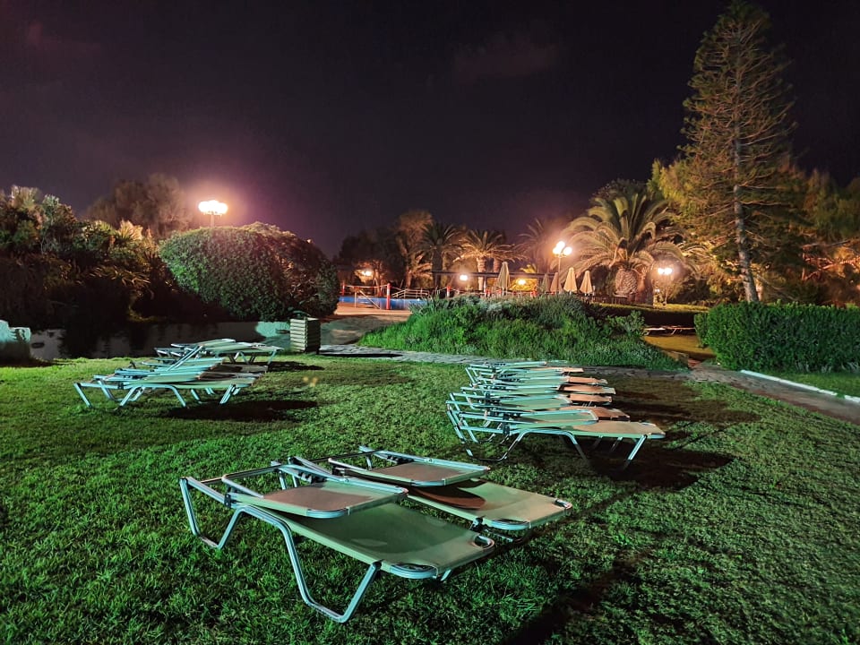 Gartenanlage Apollonia Beach Resort & Spa