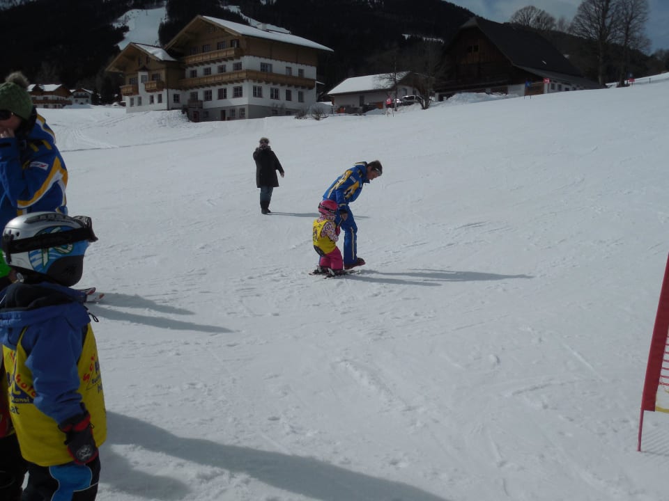 Schilehrer bei der Arbeit BIO-Pension Aussacher