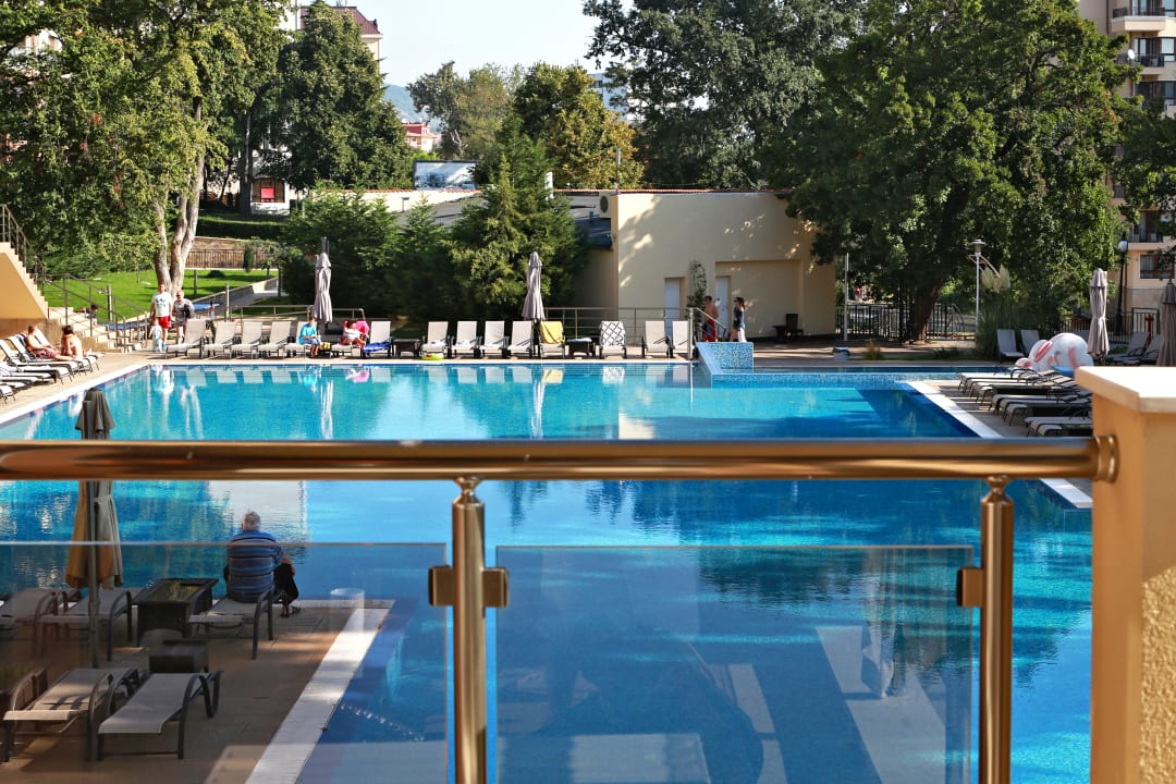 Pool Aparthotel Golden Line