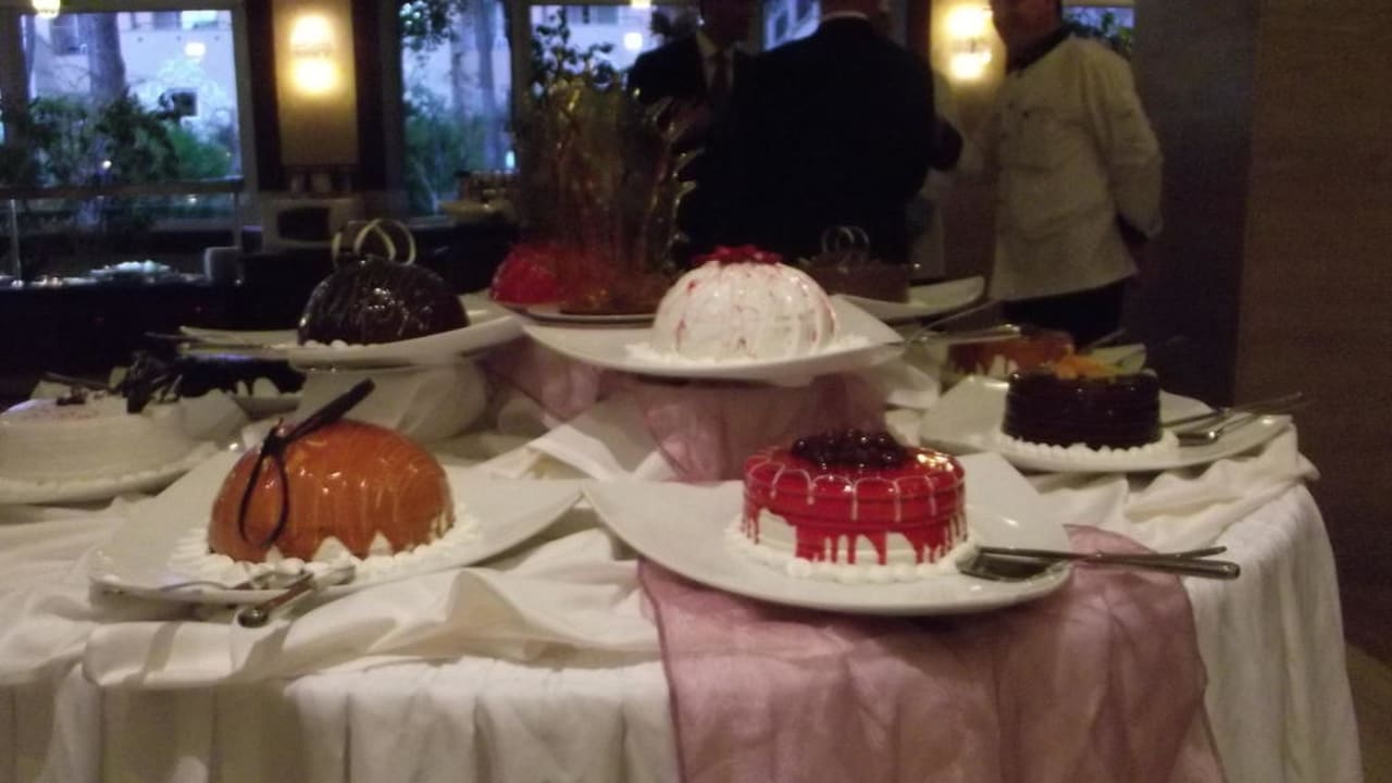 Super Essen Papillon Ayscha