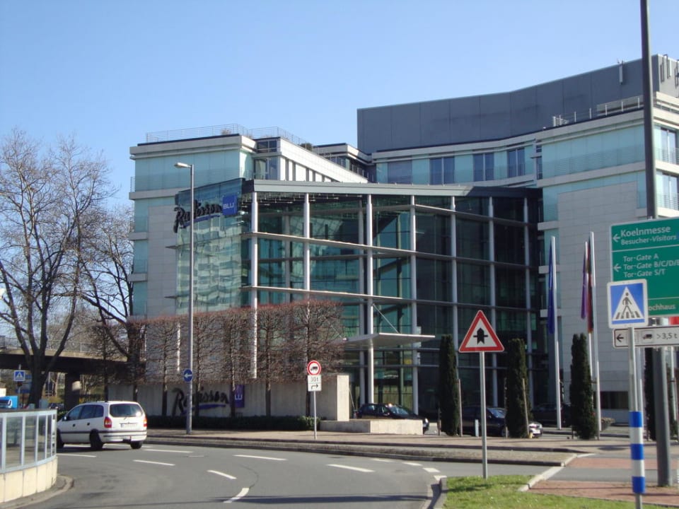 Hoteleingang Radisson Blu Hotel Köln