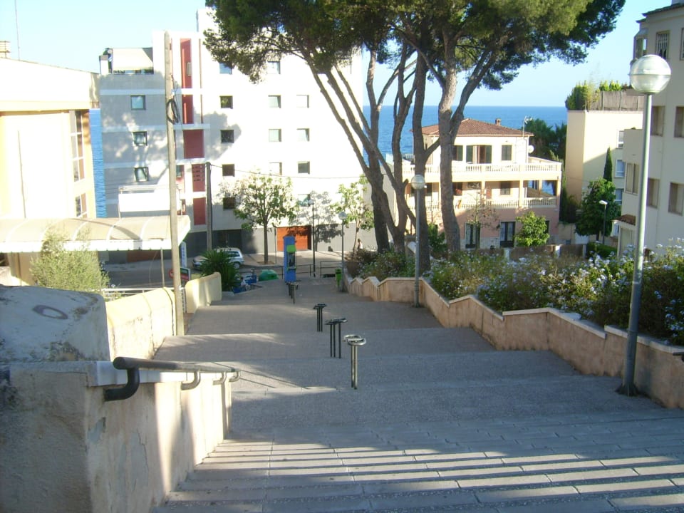 Treppen zur ganz kleinen Bucht BQ Belvedere Hotel