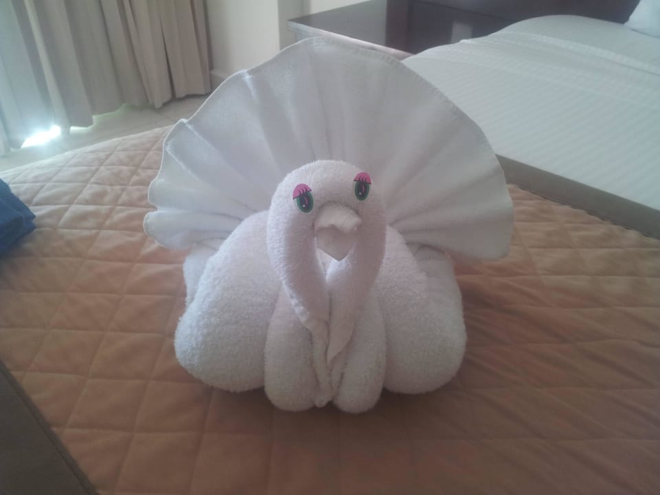 Deko auf dem Bett BlueBay Grand Esmeralda