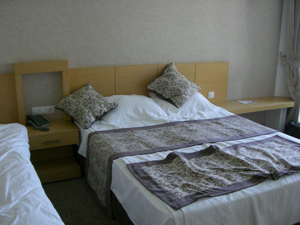 Zimmer Bettseite Saphir Resort & Spa