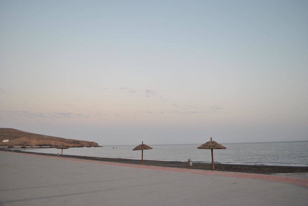 Promenade mit Strand R2 Bahía Playa Design Hotel & Spa - Adults Only