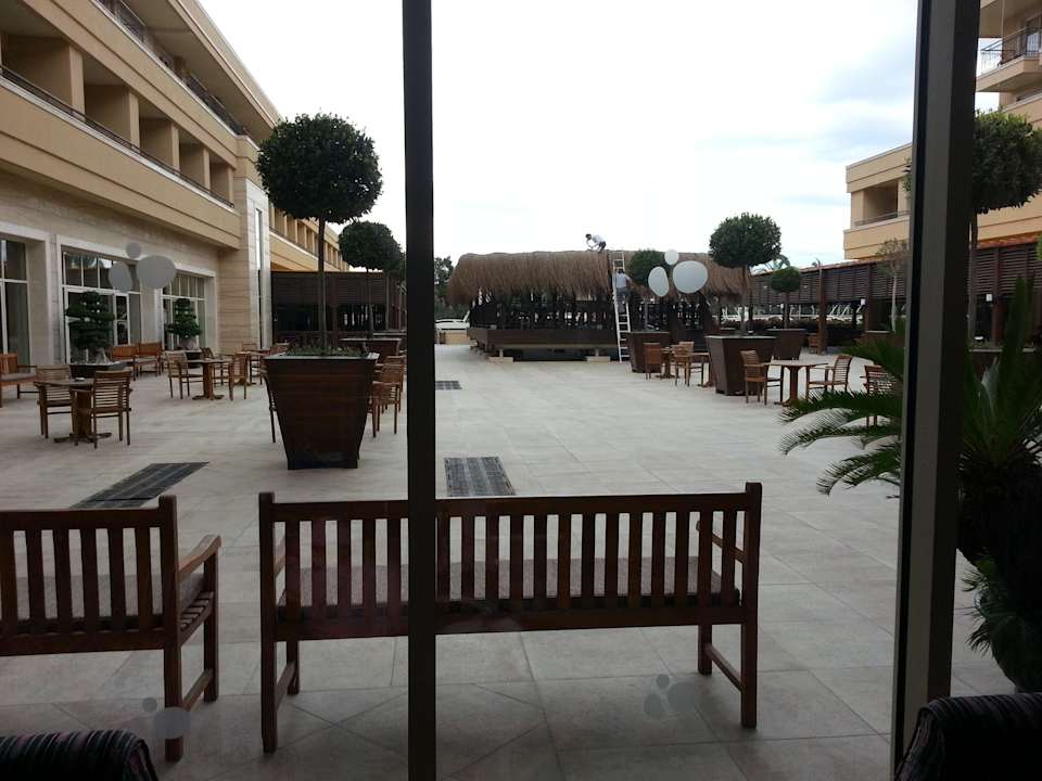 Blick in den Innenhof Crystal De Luxe Comfort Collection