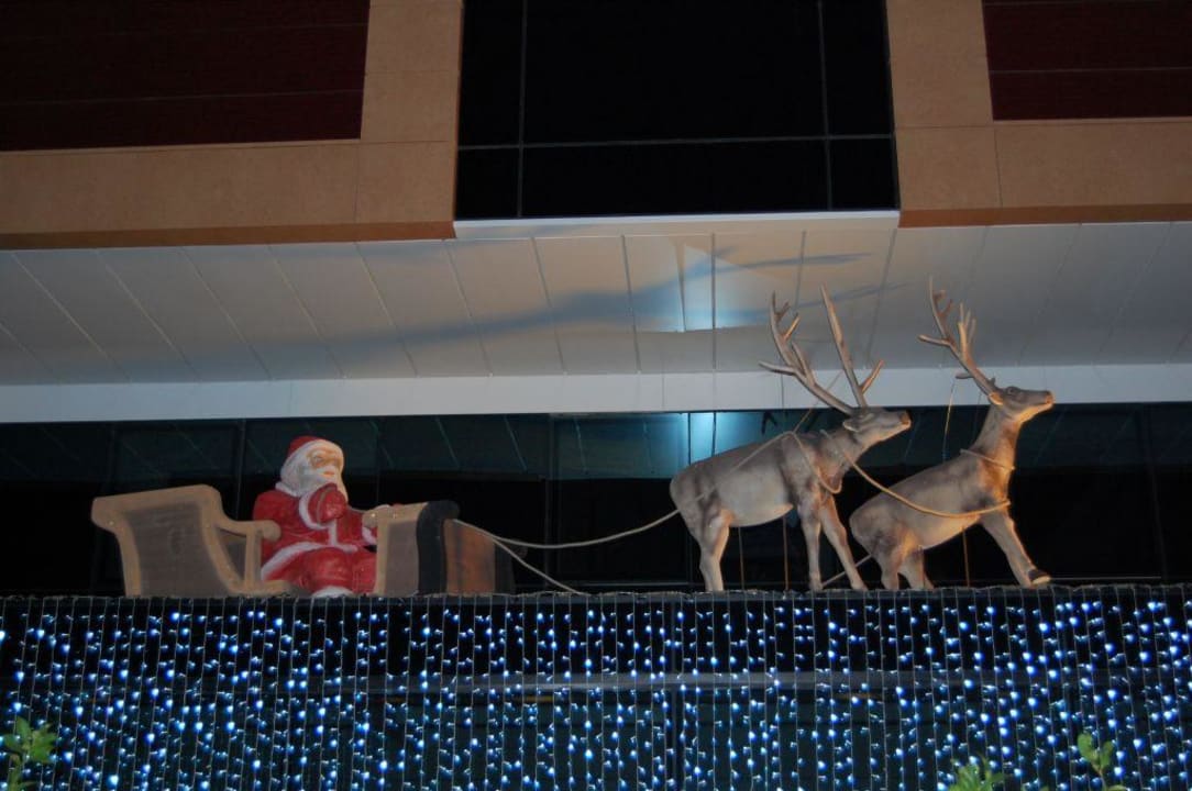 Weihnachtsmann mit Rentiere Kamelya Selin Hotel
