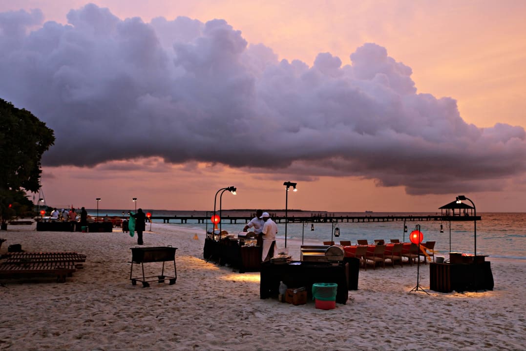Dinner am Strand Adaaran Select Meedhupparu Island Resort - Premium All Inclusive