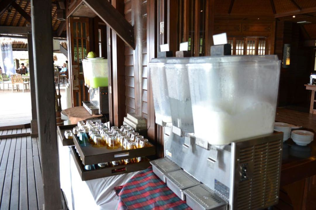 Gekühlte Säfte, Milch und Wasser Nora Beach Resort & Spa