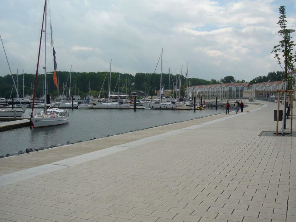 Hafen vor dem Iberotel Boltenhagen BEECH Resort Boltenhagen