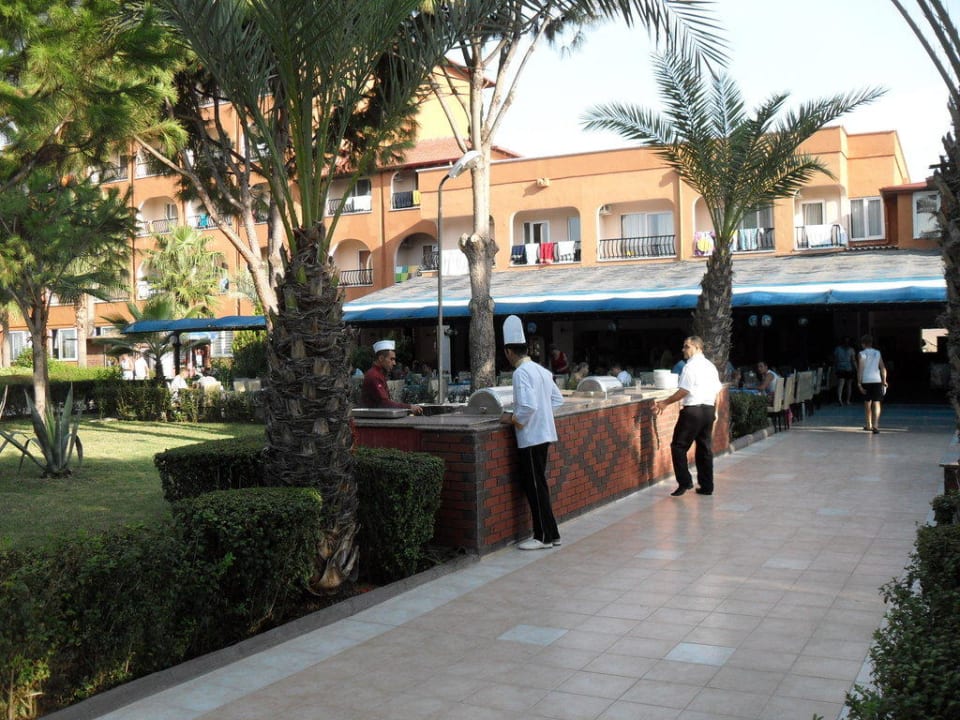 Frühstückszeit Club Turtas Beach Hotel