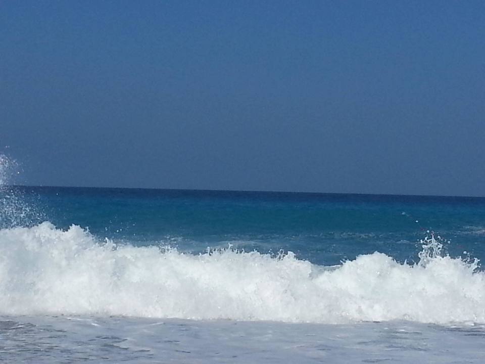 Das Wasser ist so klar und sauber  Hotel Ideal Beach