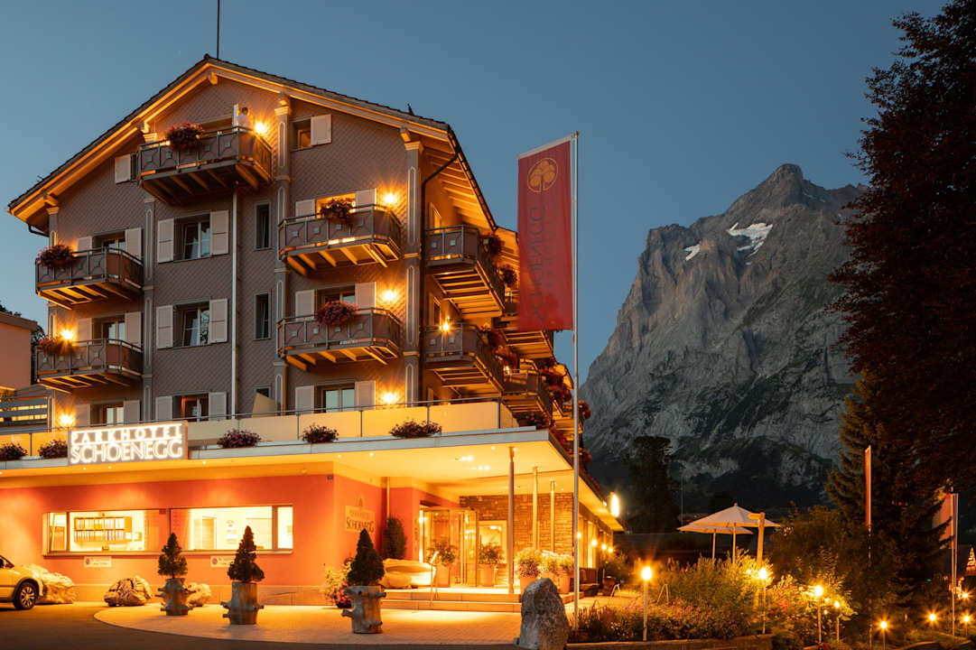 Außenansicht Parkhotel Schoenegg