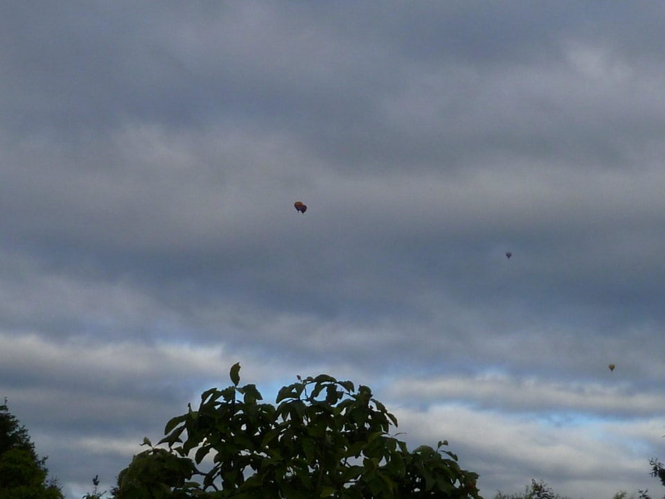 Ganz klein am Himmel Ballon Hotel Steirerrast