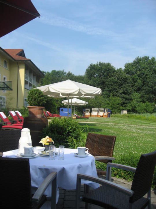Restaurant-Terrasse und Garten MAXX by Steigenberger Deidesheim