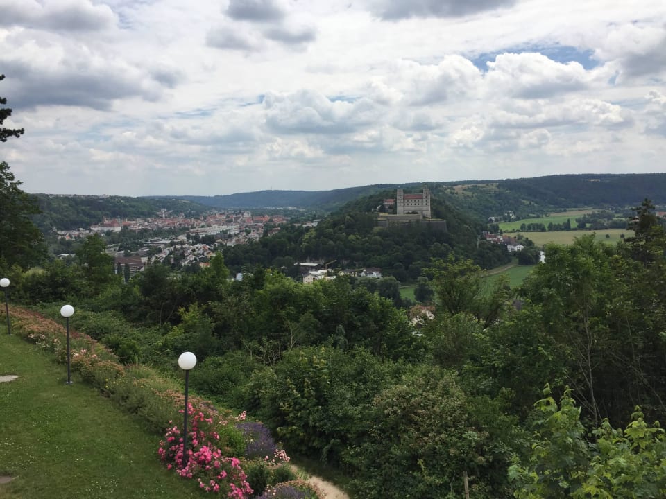 Ausblick auf die Burg Wellnesshotel Schönblick