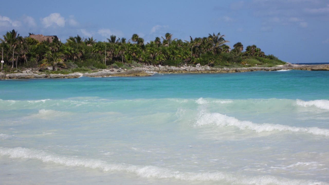 Ausblick zu einem verlassenen Hotel Catalonia Royal Tulum Beach & Spa Resort - Adults only