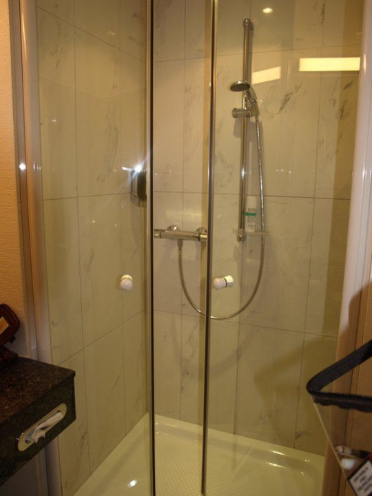 Bad im Doppelzimmer Alm- & Wellnesshotel Alpenhof