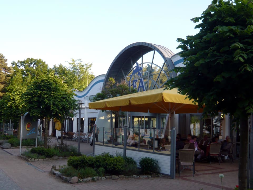 Hotelansicht von der Strandprommenade IFA Rügen Hotel & Ferienpark