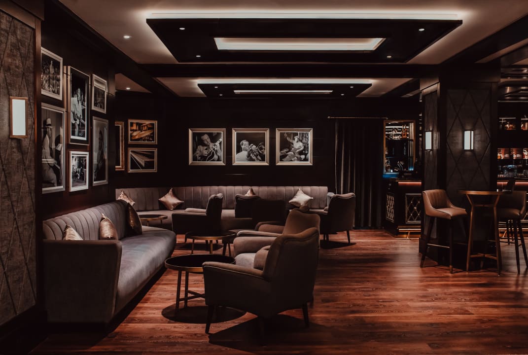 Gastro Al Bustan Palace - A Ritz-Carlton Hotel