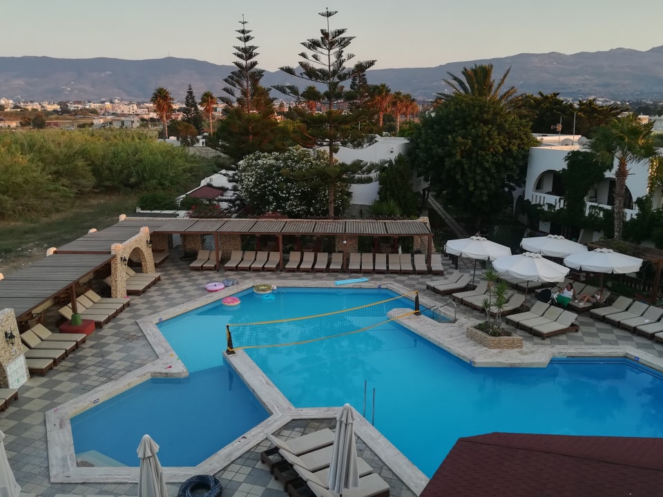 Pool Gaia Garden Hotel