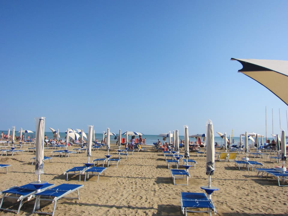 Strand Aparthotel Holiday