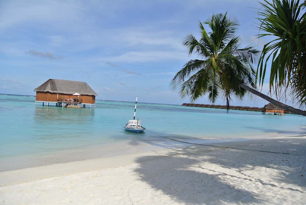 Blick auf die Hooneymooner Meeru Maldives Resort Island
