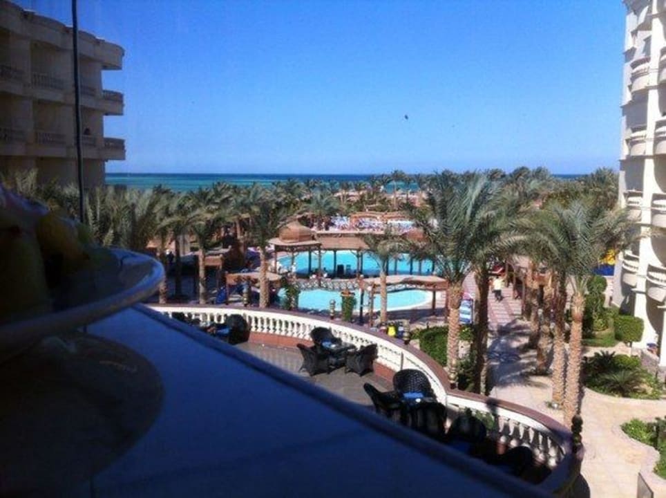 Приятно кушать с таким видом из окна Riviera Aqua Park Resort