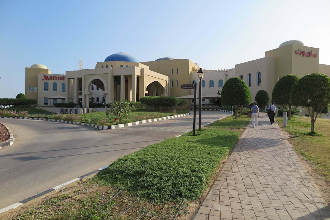 Blick vom Parkplatz Wyndham Garden Salalah Mirbat