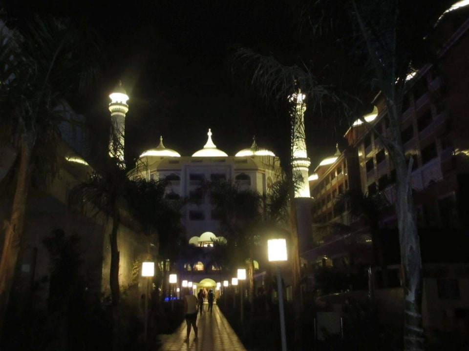 Hotel Royal Taj Mahal Hotel