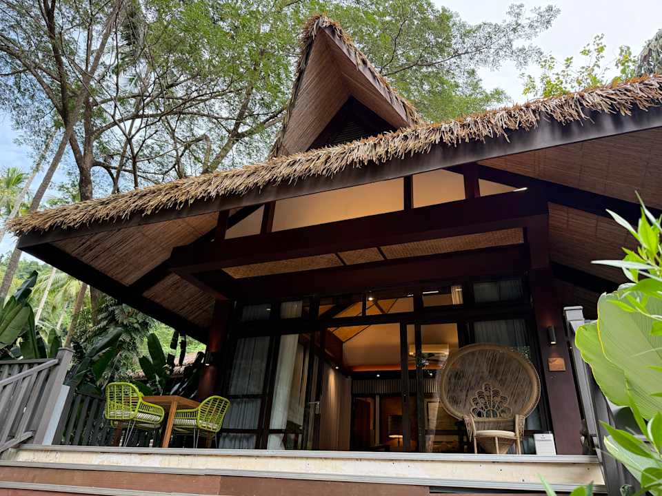 Zimmer Lihim Resorts