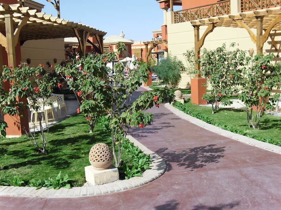 Территория отеля Pickalbatros Alf Leila Wa Leila Resort - Neverland Hurghada