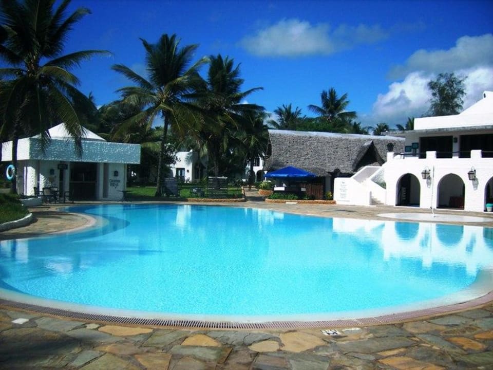 Blick auf den Pool  Hotel Jacaranda Indian Ocean Beach Resort