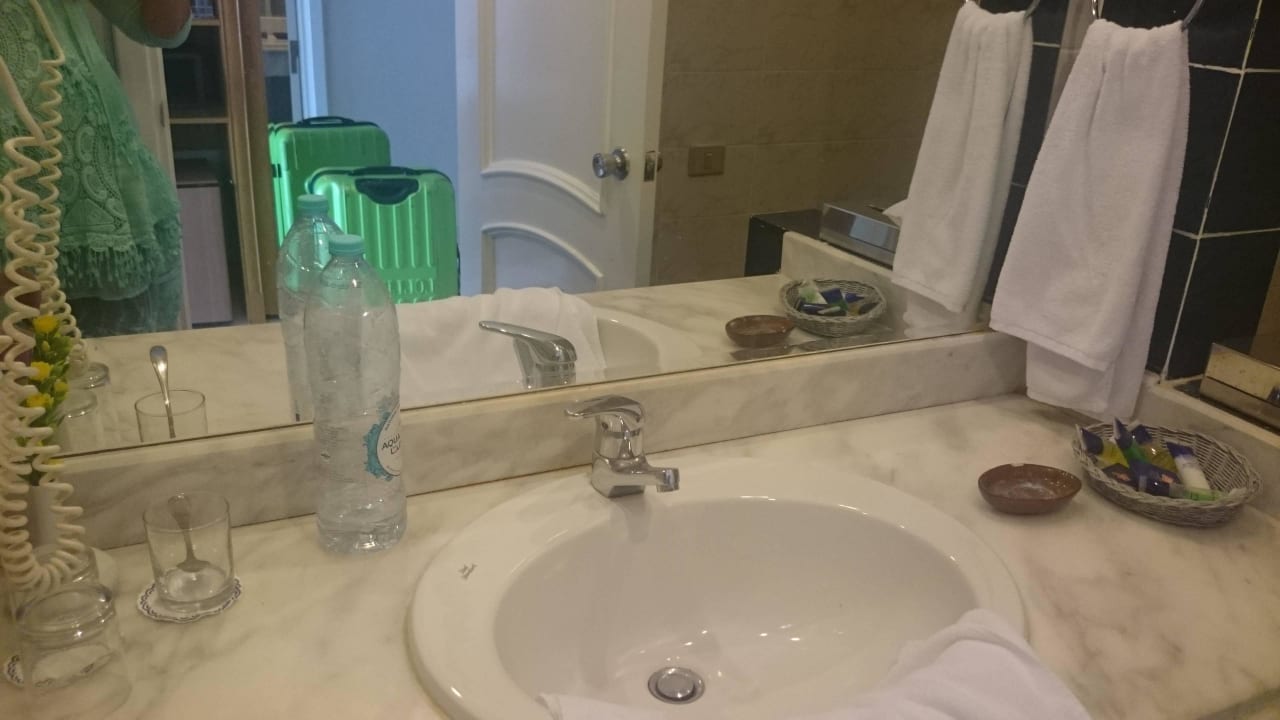 Viel Ablagefläche vorhanden Desert Rose