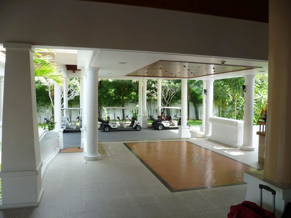 Eingangsbereich Hotel Naithonburi Beach Resort