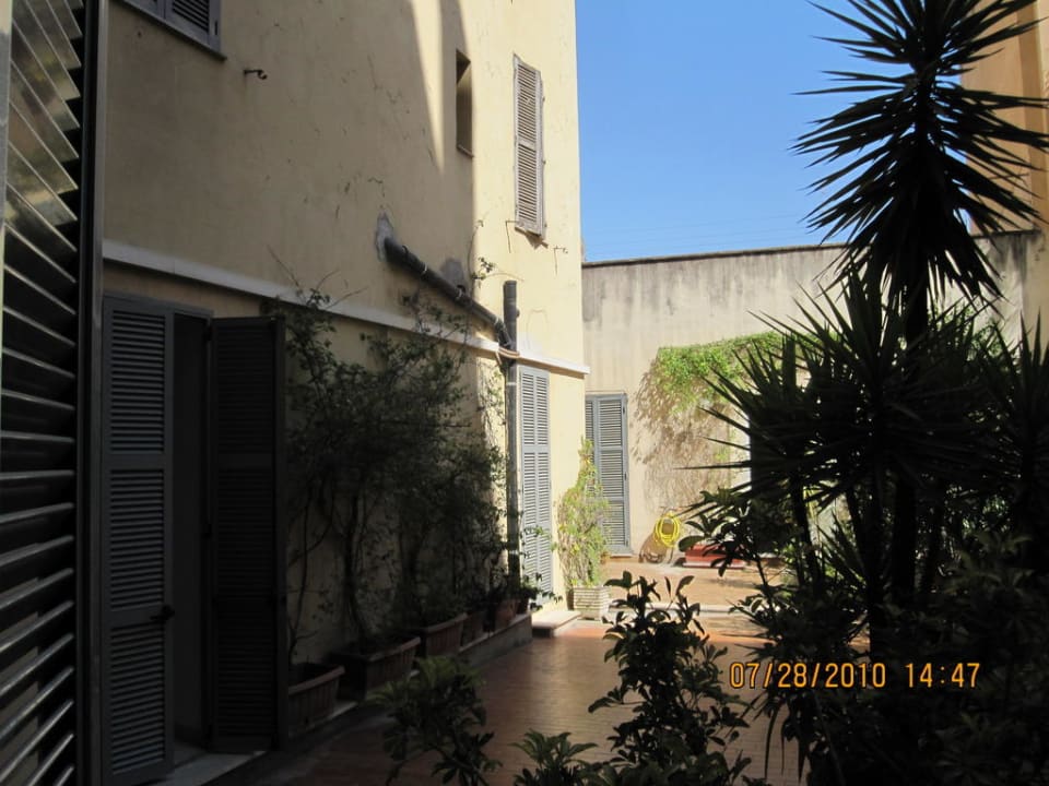 Terrasse im Innenhof Hotel Taormina