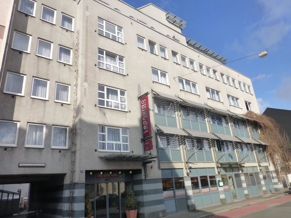 Fassade der gegend angepasst Leonardo Hotel Nürnberg